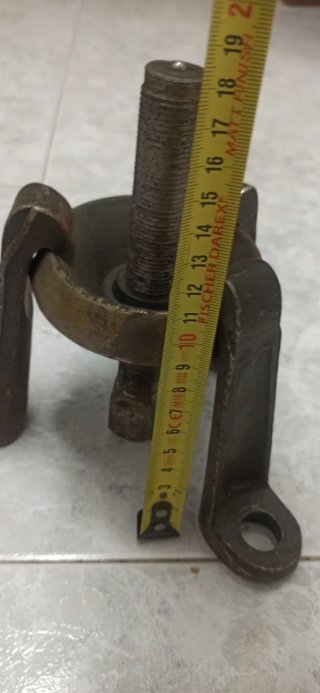 Extractor antiguo con rodamiento