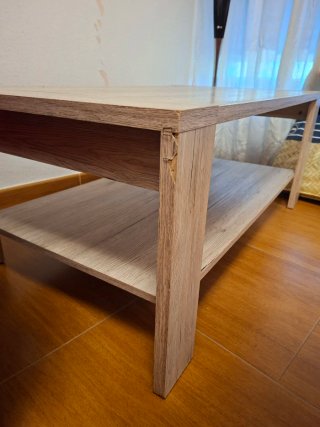 Mesa de centro de madera clara