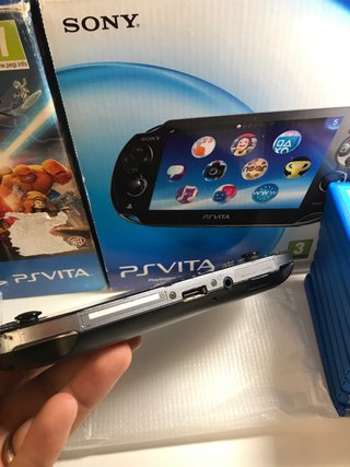 Psp Vita OLED + CAJA Y JUEGOS INCLUIDOS