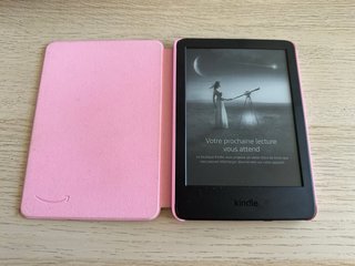 Kindle 11 gen con funda rosa