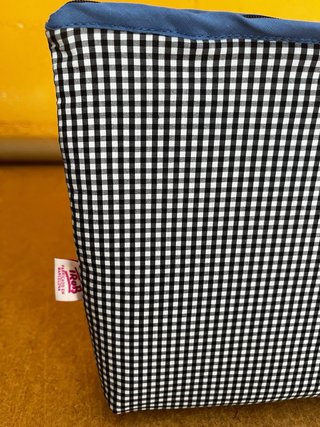 Neceser de mano estampado