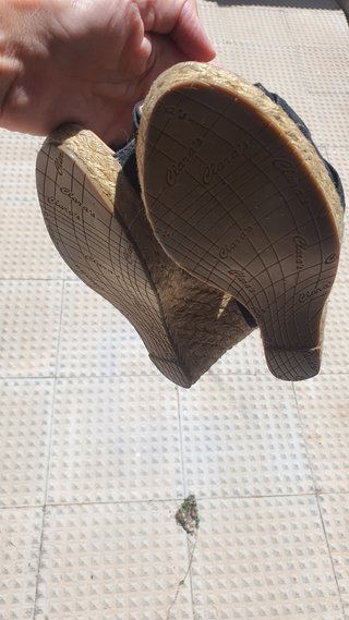 Cuñas negras de esparto