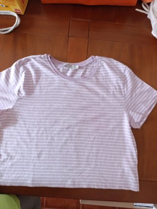 Camiseta Stradivarius Rayas Morado Talla M