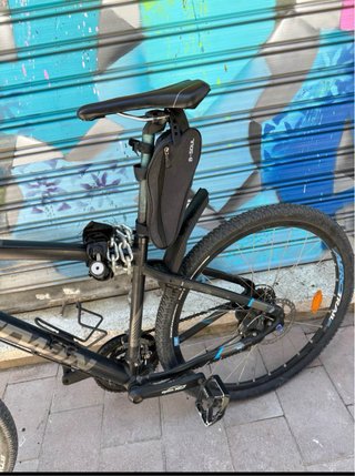 Bicicleta Híbrida Negra