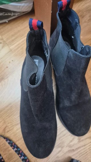 Botines negros de ante