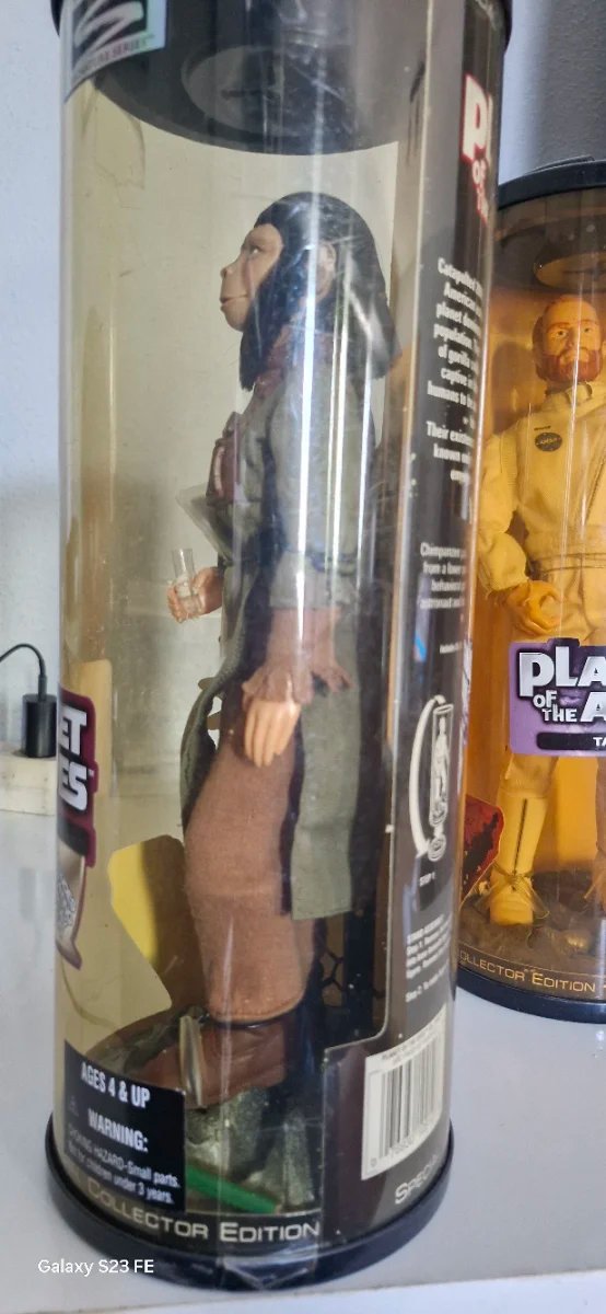 Figure collezionabili di Taylor e Zira del Pianeta delle Scimmie