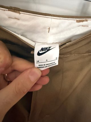 Pantalón vestir Nike marrón