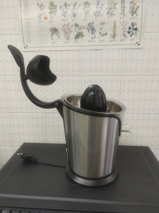 Exprimidor eléctrico Lacor acero Inoxidable