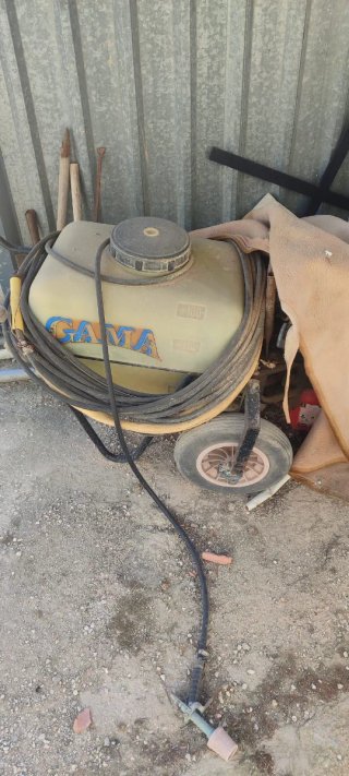 Carretilla de fumigar con motor