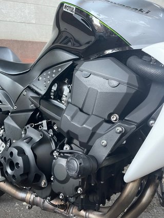 Kawasaki Z750 edición limitada (blanco perla)