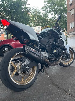 Kawasaki Z750 edición limitada (blanco perla)