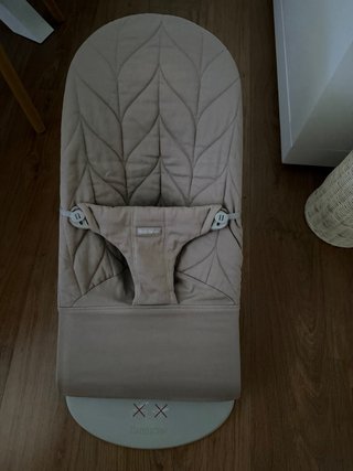 Hamaca Babybjorn con juguete