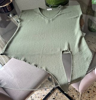 Blusa verde caqui con nudo