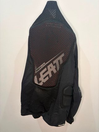 Peto de moto Leatt negro Perfecto estado
