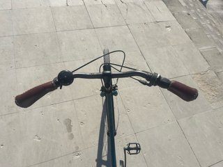 Bicicleta paseo vintage verde