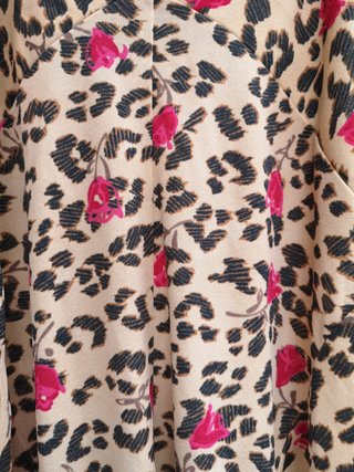 Abito vintage stampa animalier con rose