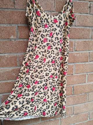 Abito vintage stampa animalier con rose