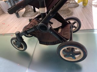 Carrito de bebé azul
