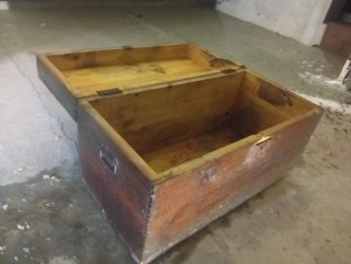 Baúl de madera antiguo