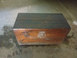 Baúl de madera antiguo