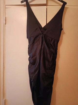 Vestido fiesta ajustado negro