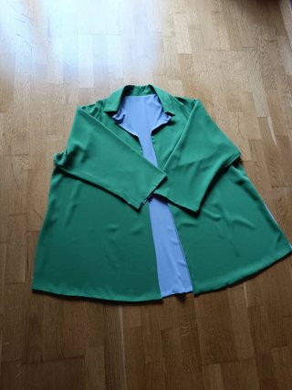 Blazer capa Adolfo Domínguez verde y lila