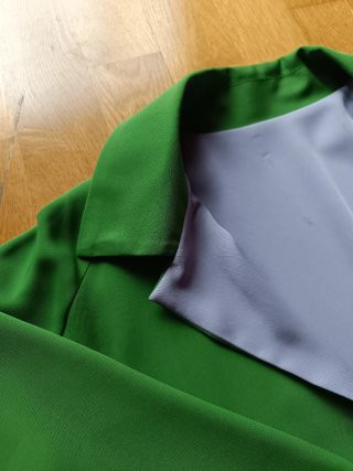 Blazer capa Adolfo Domínguez verde y lila