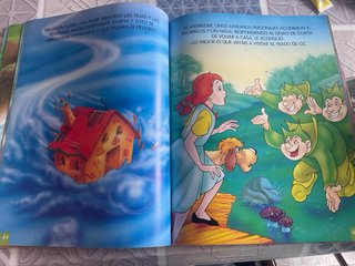 Libro de la Selva y Cuatro Cuentos Mas