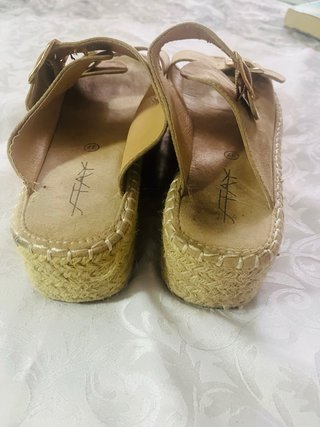 Sandalias cuña esparto beige