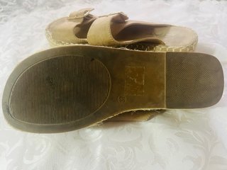 Sandalias cuña esparto beige