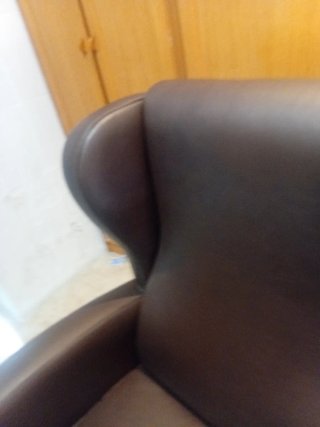 Sillón reclinable de piel marrón