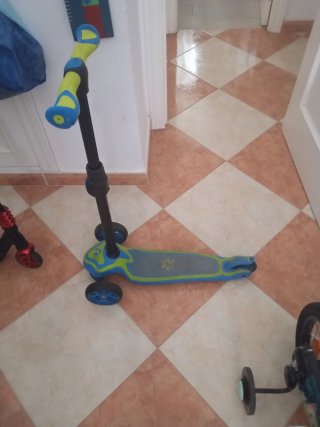 Patinete infantil 3 ruedas azul y verde