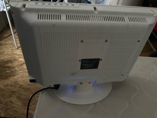 Televisor Samsung Blanco con Mando