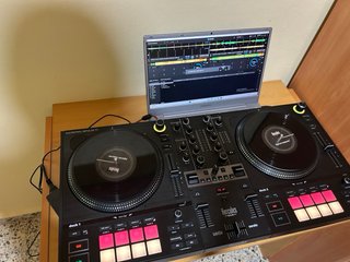 Hercules DJControl Impulse T7 Mesa DJ