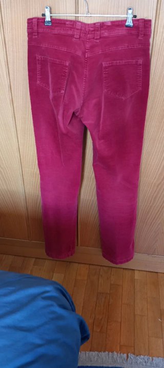 Pantalones de terciopelo burdeos corte recto