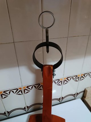 Jamonero de madera