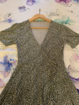 Vestido Stradivarius verde estampado