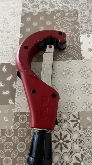Cortatubos Ironside