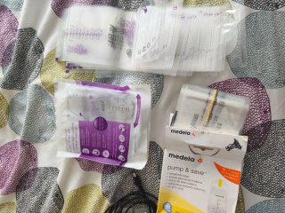 Sacaleches Medela y Bolsas de Conservación