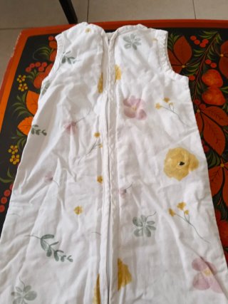 Ropa bebé 0-1 mes: saco dormir, camiseta, pantalón