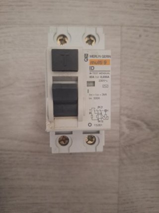 Merlin Gerin multi 9 ID Interruptor Diferencial