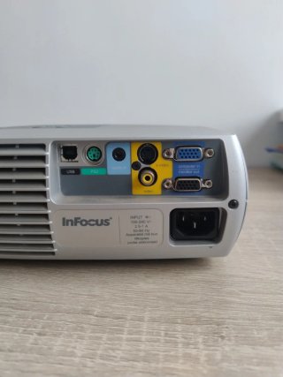 Proyector InFocus LP240