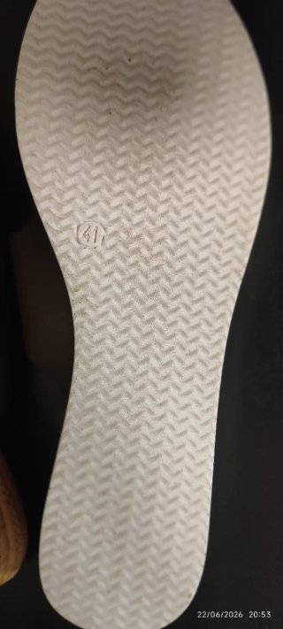 Sandalias cuña Issa Miel marrones