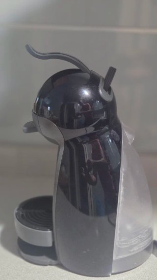 Cafetera Dolce Gusto DeLonghi Negra