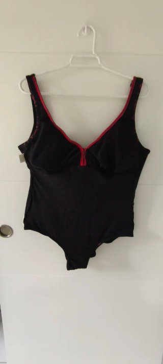 Bañador mujer negro y rojo