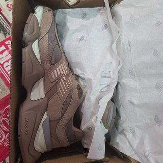 Zapatillas New Balance Beige. Talla:42