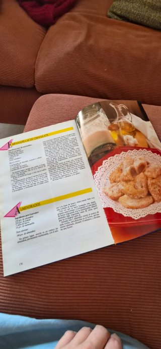 El mundo de la cocina , dos libros