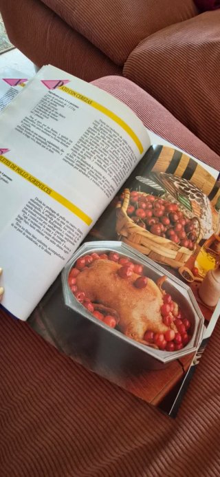 El mundo de la cocina , dos libros