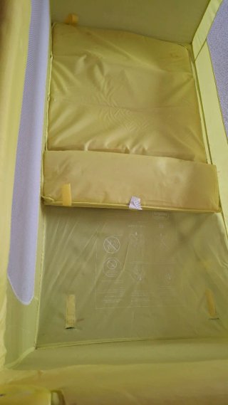 Cuna de viaje amarilla Salvo Baby