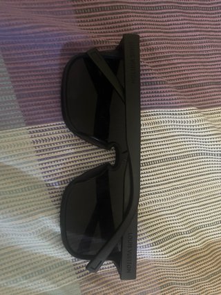 Occhiali da sole LV neri con logo riflettente